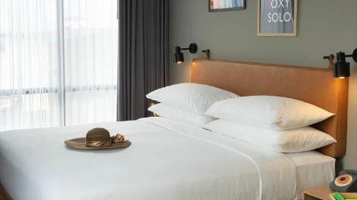 Suasana kamar di Moxy Solo