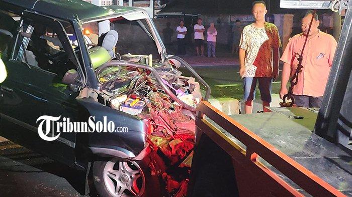 Ringsek Parah Kecelakaan Panther Vs Truk Di Jalan Solo Jogja Klaten