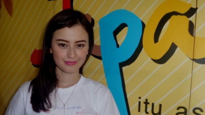 Artis peran Kimberly Ryder di Verandara Hotel, Jakarta Selatan, Jumat (6/1/2017).
