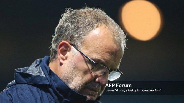 Manajer Leeds United, Marcelo Bielsa setelah laga pra musim antara Blackburn Rovers dan Leeds United di Ewood Park, 28 Juli 2021 (Lewis Storey/Getty Images/ AFP)
