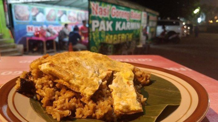 Bagi penikmat kuliner Semarang mendengar nama Nasi Goreng Babat Pak Karmin Mberok tentu sudah tidak asing lagi di telinga.