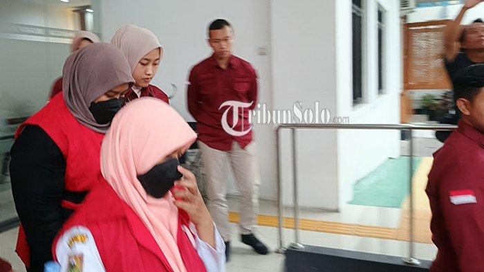 TERSANGKA KORUPSI : Kejaksaan Negeri (Kejari) Boyolali menetapkan dua pegawai Puskesmas Kemusu sebagai tersangka kasus dugaan korupsi, Rabu (21/1/2025). 30 orang saksi dan ahli sudah dimintai keterangan penyidik terkait korupsi yang terjadi 2017-2022 tersebut.