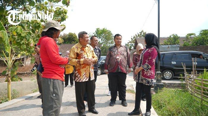 Tim validasi lapangan saat melakukan tinjauan lapangan ke lokasi penerapan inovasi, Jumat (13/10/2023).