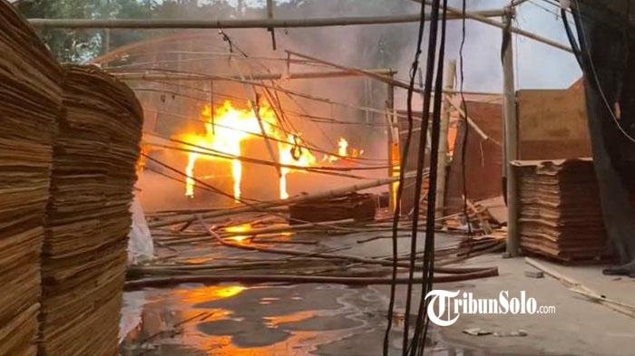Geger Kebakaran Pabrik Triplek Boyolali, Misteri Pemicu Api Terkuak