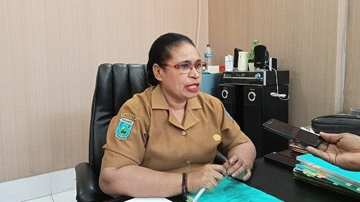 Kepala BKPSDM Sorong Selatan Petronela Krenak.