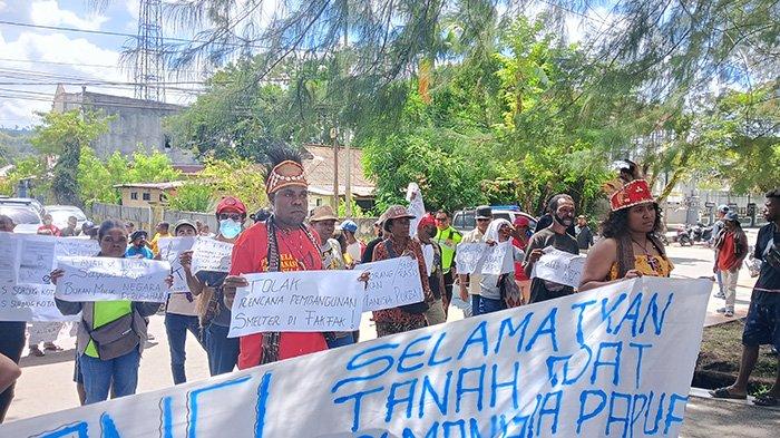 Aliansi Selamatkan Tanah Adat dan Manusia Papua menggelar aksi damai di Kota Sorong, Rabu (9/8/2023).