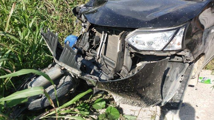 Tampak mobil yang mengalami kecelakaan di Maladofok, Kabupaten Sorong.