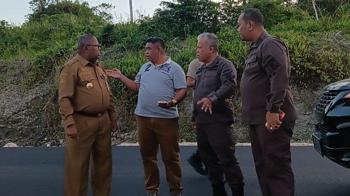 Kepala Kejati Papua Barat bersama Bupati dan Forkopimda tinjau lokasi pembangunan Kejaksaan Negeri Sorong Selatan Jumat (6/10/2023).