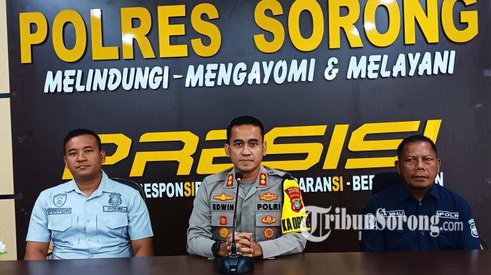 Kapolres Sorong AKBP Edwin Parsaroan bersama anggota Polres Sorong, Selasa (16/7/2024).