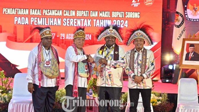 Musa Lazarus Malagam-Suprapto resmi mendaftarkan sebagai Bakal Calon Bupati dan Wakil Bupati Sorong di KPU, pada Kamis (29/8/2024).