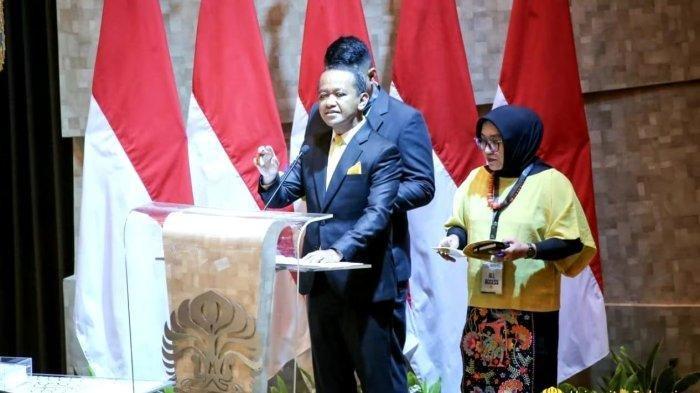 Menteri ESDM, Bahlil Lahadalia saat sidang terbuka promosi doktor yang digelar oleh Kajian Stratejik dan Global Universitas Indonesia (UI) di Kampus UI, Depok pada Rabu (16/10/2024).