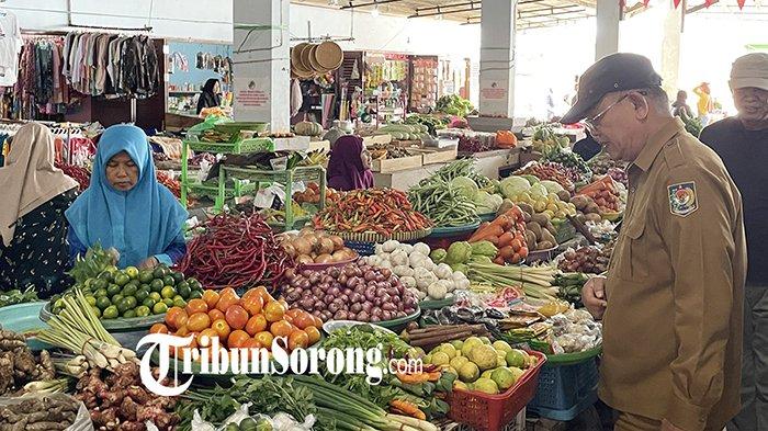 Bupati Sorong Janjikan Aspal Jalan ke Pasar Pujasera, Ultimatum Pedagang Warmon Pindah