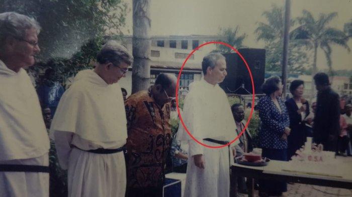 KUNJUNGI SORONG - Kardinal Robert Francis Prevost, OSA terpilih sebagai Paus XIV. Sosok pemimpin tertinggi Gereja Katolik pernah mengunjungi Indonesia sebagai Jenderal Ordo Santo Agustinus (OSA), termasuk di Kota Sorong, Papua Barat Daya pada 2003 silam.