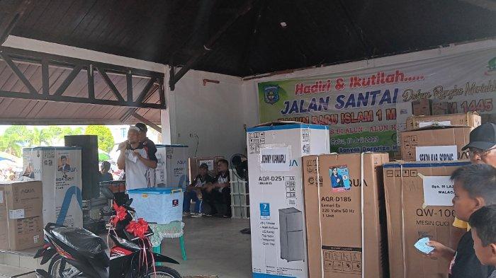 Suasana Jalan Santai Menyambut Tahun Baru Islam 1 Muharram 1445 Hijriah di Kabupaten Sorong.