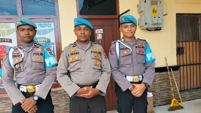 Kasi Propam Polres Sorong Selatan, Ipda Fetrian Taosu, saat memberikan keterangan kepada wartawan.