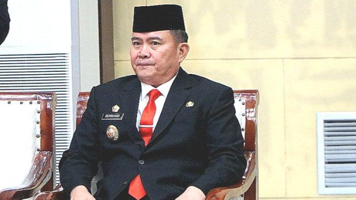 Penjabat Bupati Maybrat Bernhard E Rondonuwu