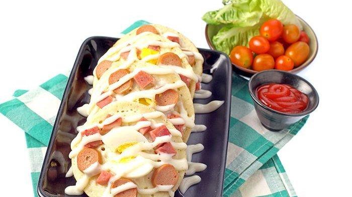 Resep membuat serabi toping sosis dengan saus mayo.