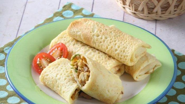 Resep dadar gulung isi ayam yang lezat, cocok untuk camilan bersama keluarga.