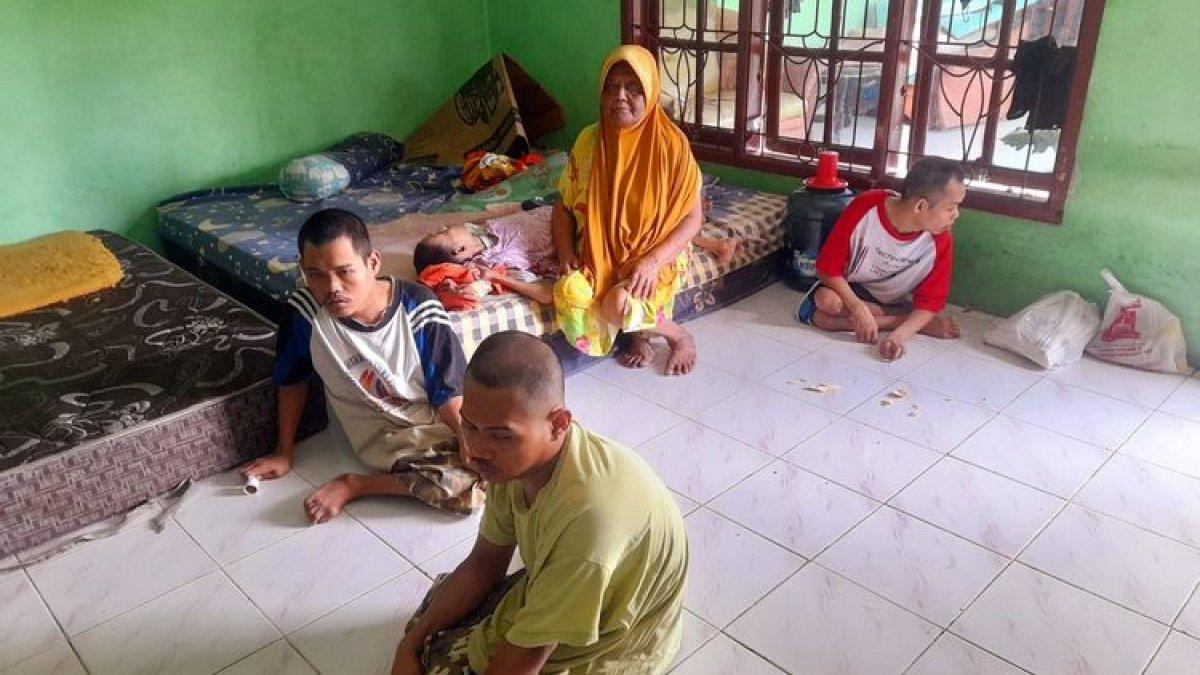 5 anak Suratmi yang semuanya lumpuh