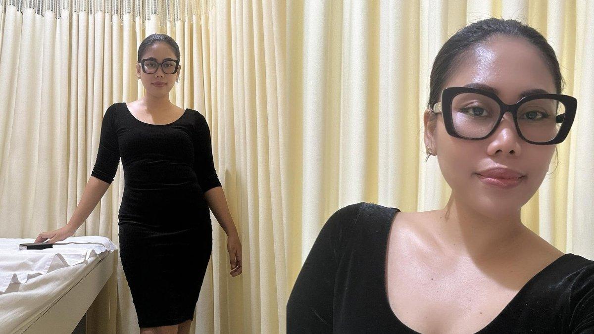 5 foto Evi Masamba kini tampil lebih langsing dan percaya diri, Berhasil pakai baju lawas