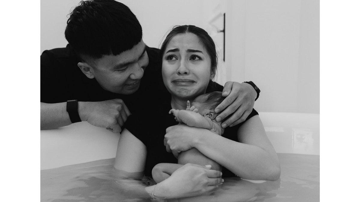 5 momen bahagia Nikita Willy lahiran anak kedua secara normal, Tangis haru pecah