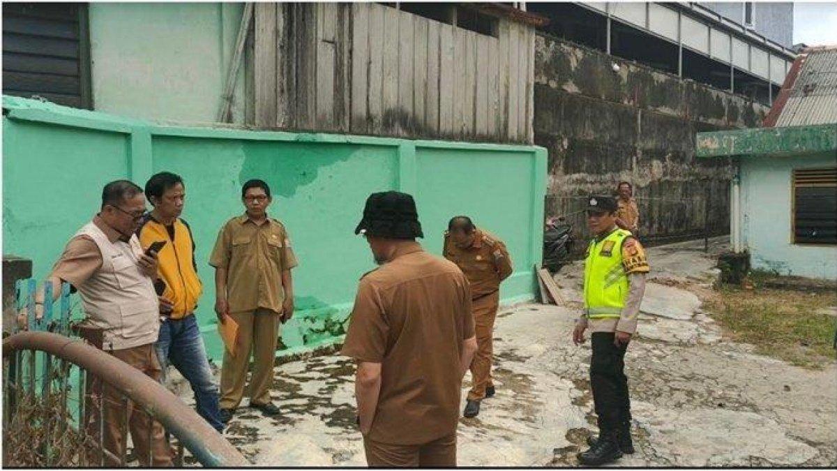 5 rumah warga ditutupi kawat berduri, kini terisolir