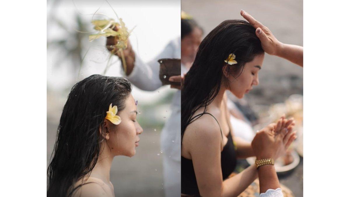 5 unggahan Ariel Tatum melukat bersama Ibu Mangkunya di Bali, Di doakan oleh Ibu Mangku