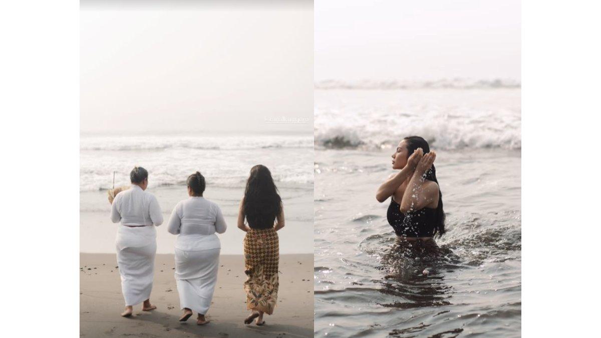 5 unggahan Ariel Tatum melukat bersama Ibu Mangkunya di Bali, Tutup bulan dengan melukat