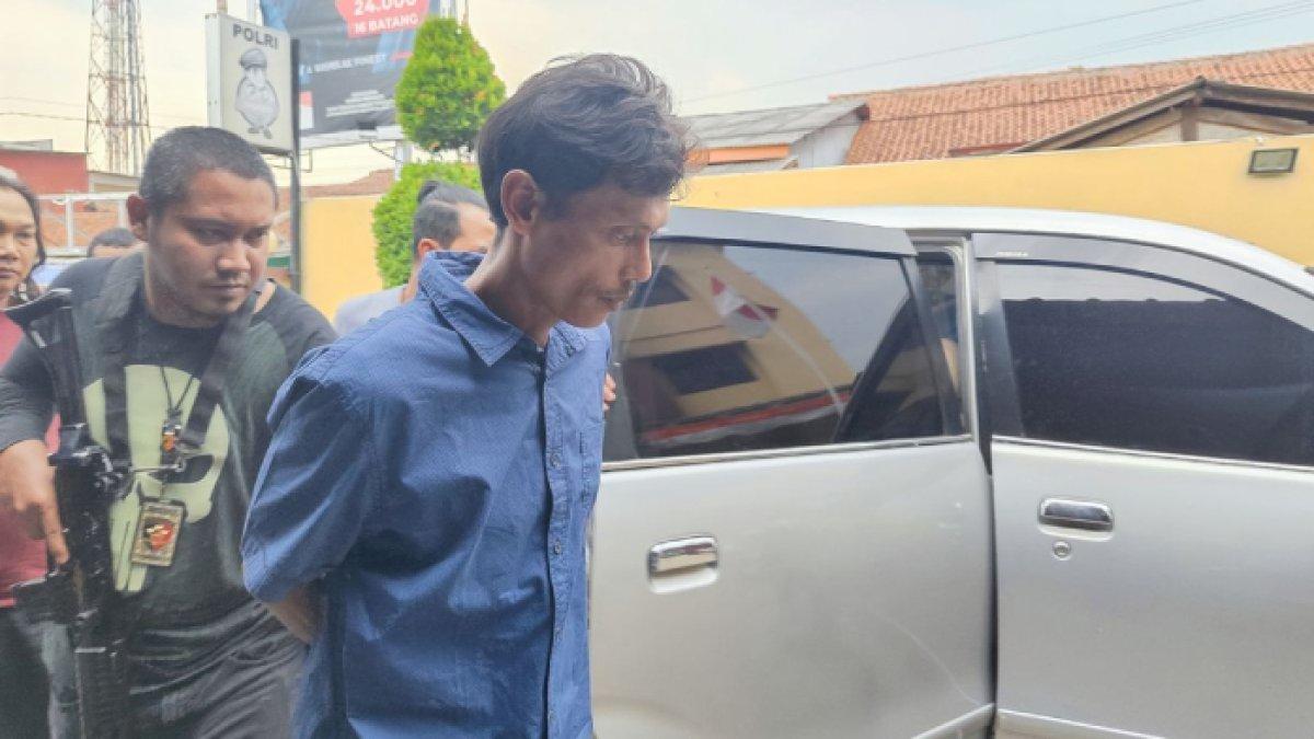 AP (43), pria asal Bojong Gede ini berhasil diamankan oleh Polsek Bojong Gede pada Jumat (20/10/2023) setelah menyiksa istrinya, EI (46) hingga tewas.