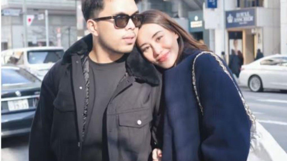 Aaliyah Massaid begitu lengket dengan suami