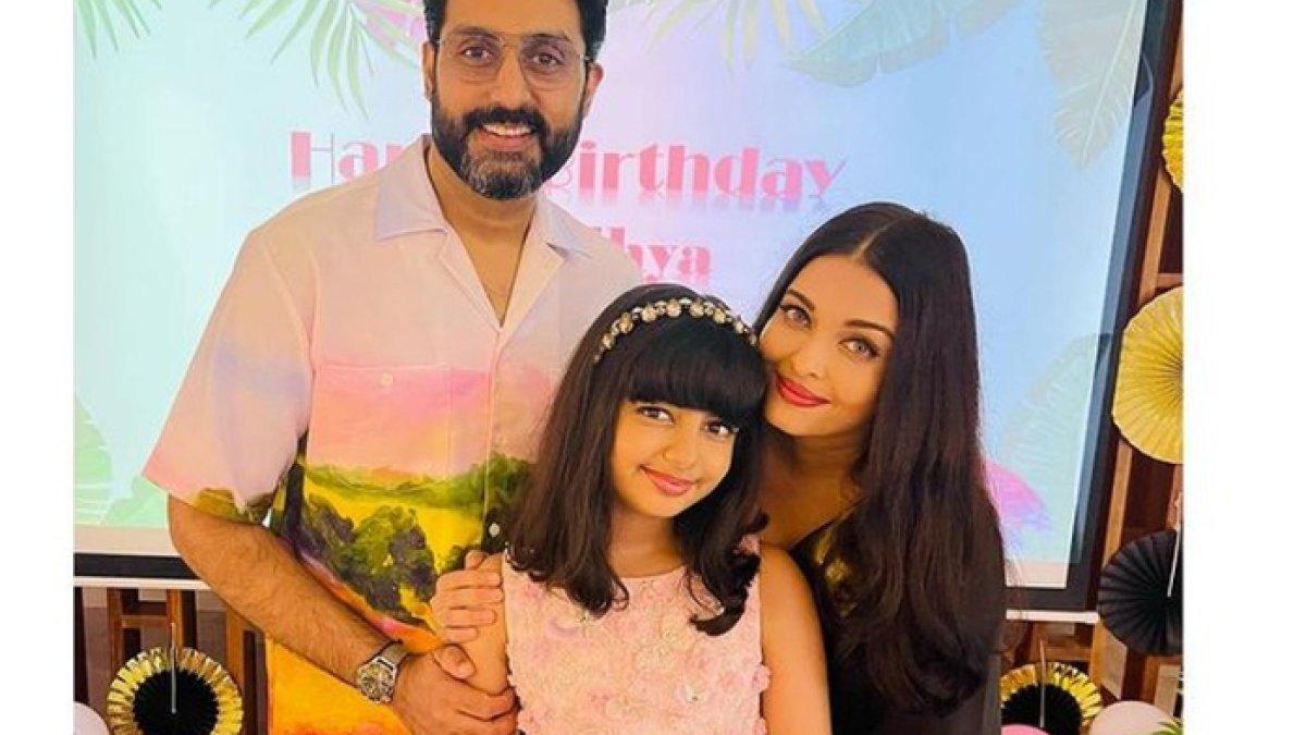 Aaradhya Bachchan bersama kedua orang tuanya