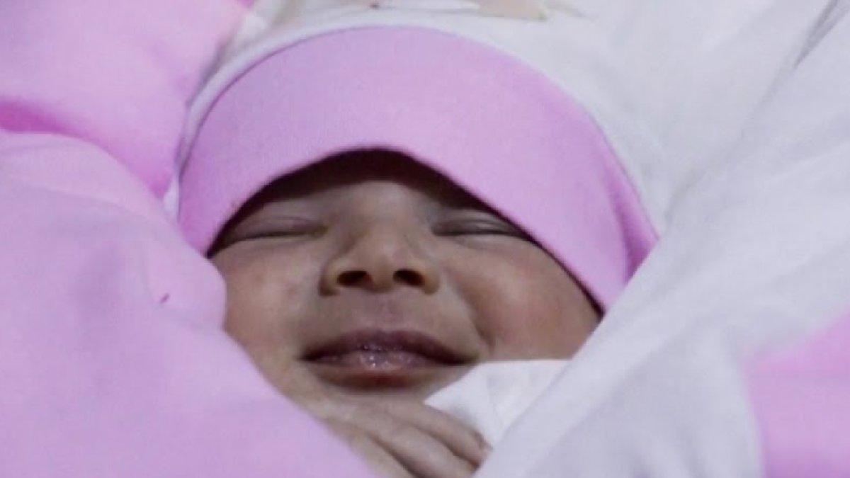Afraa, bayi yangviral karena lahir selamat saat gempa Suriah pada Februari 2023, kini hidup bahagia dan sehat.