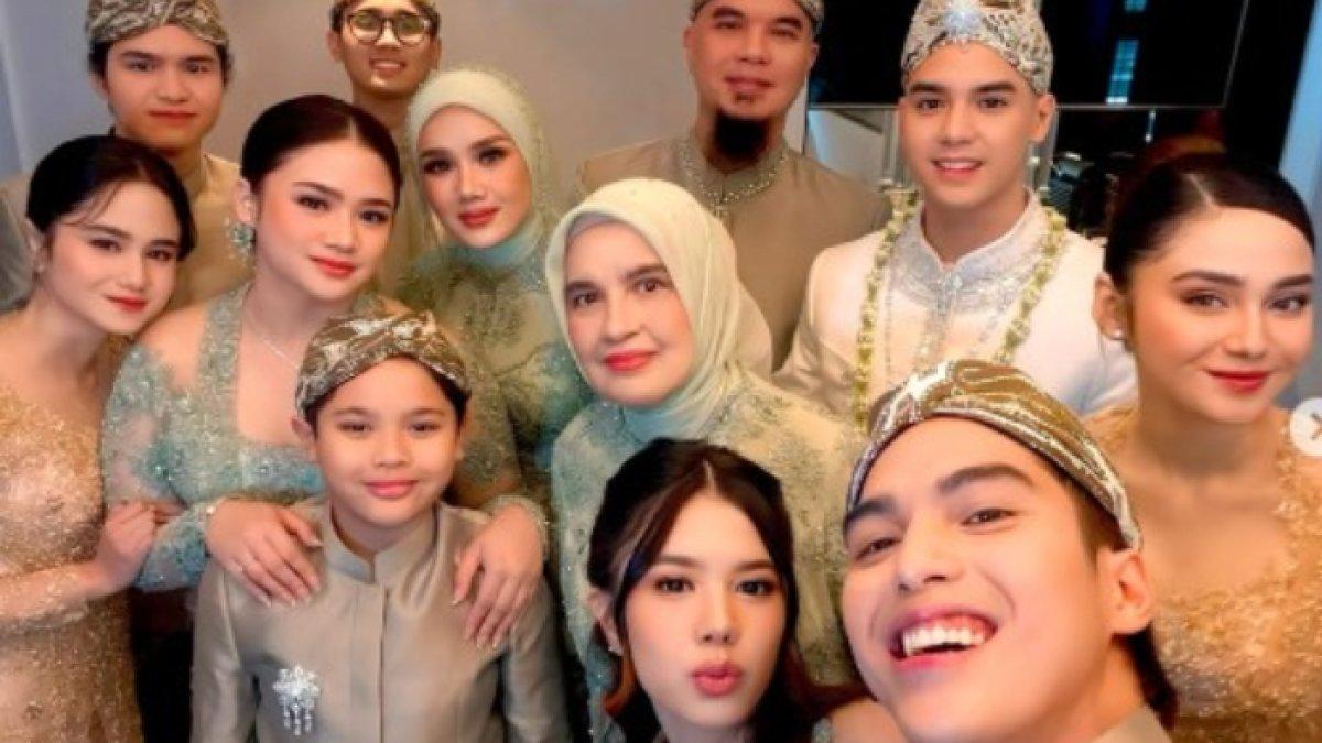 SYIFA DIPERINGATKAN AHMAD DHANI - Musisi Ahmad Dhani pun meminta maaf pada Syifa Hadju jika pernikahannya dengan El Rumi nanti tak semewah Al Ghazali dan Alyssa Daguise.