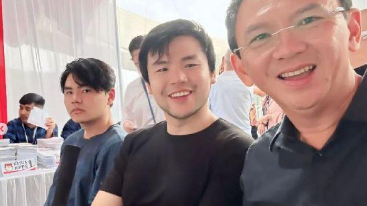 Ahok sempatkan selfie bersama kedua anaknya