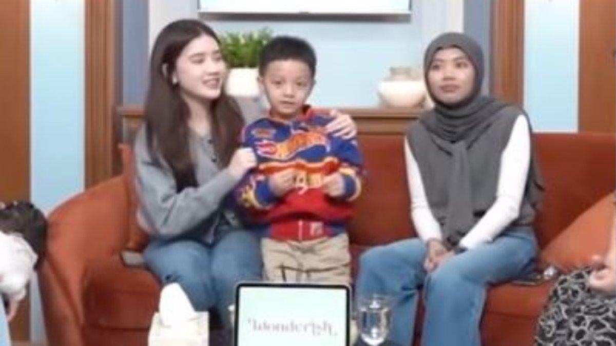 KEDEKATAN ANAK AMMAR ZONI - Air Rumi ternyata juga memiliki kedekatan dengan anak Haldy Sabri.