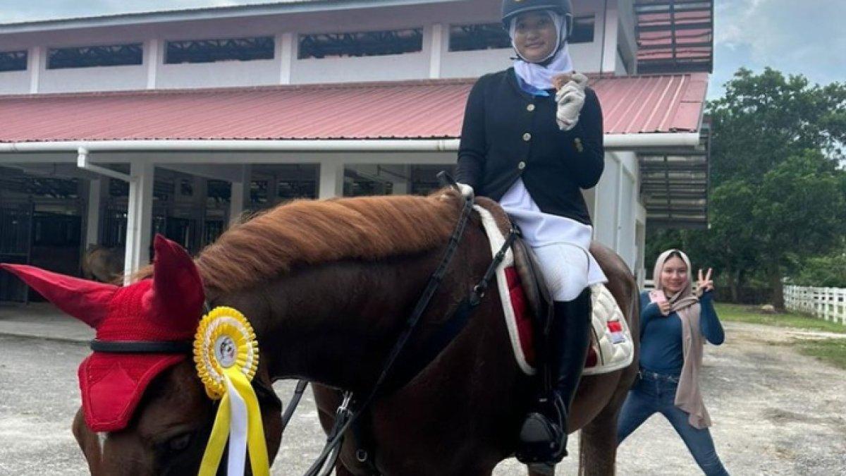 Aisha putri Irfan Hakim ternyata atlet berkuda