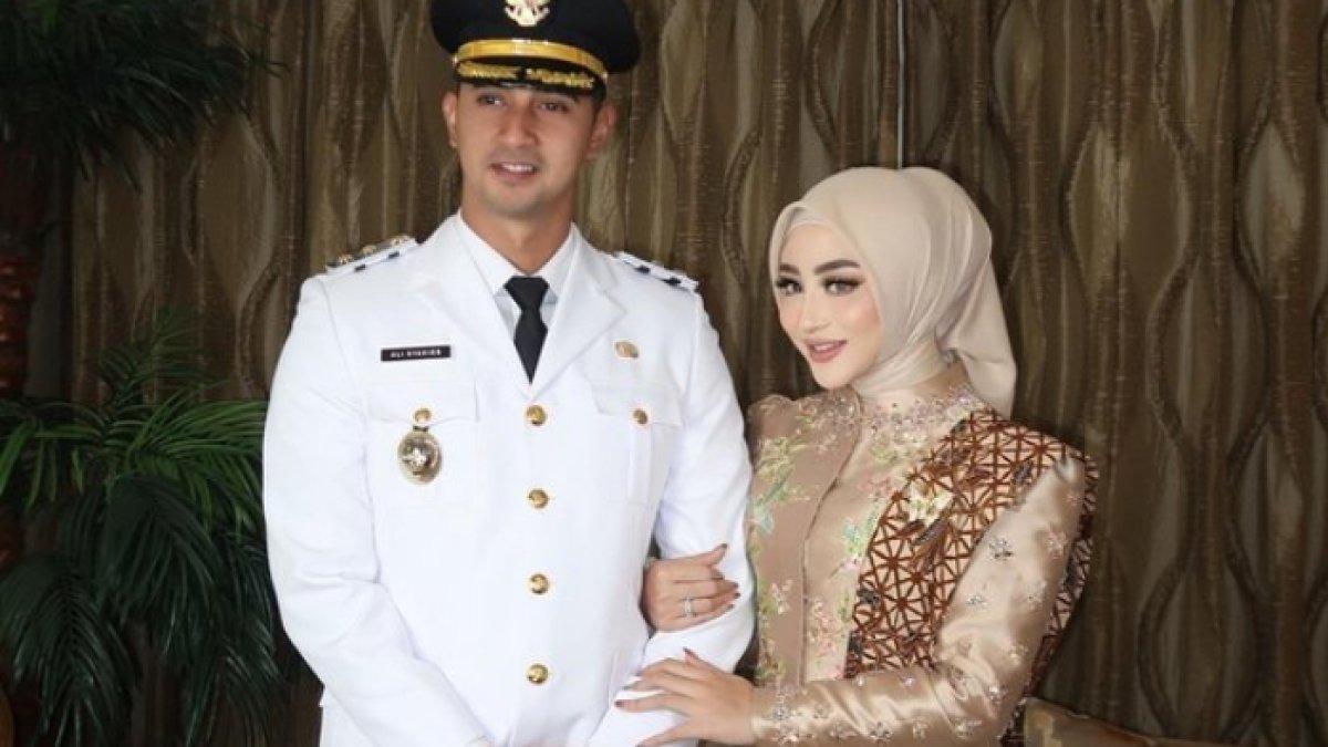 ALI SYAKIEB DILANTIK - Aktor Ali Syakieb juga terpilih sebagai kepala daerah, ia menjabat sebagai wakil bupati Kabupaten Bandung, mendampingi Dadang Supriatna yang terpilih sebagai bupati.
