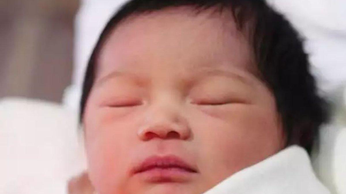 Almira Tunggadewi Yudhoyono lahir