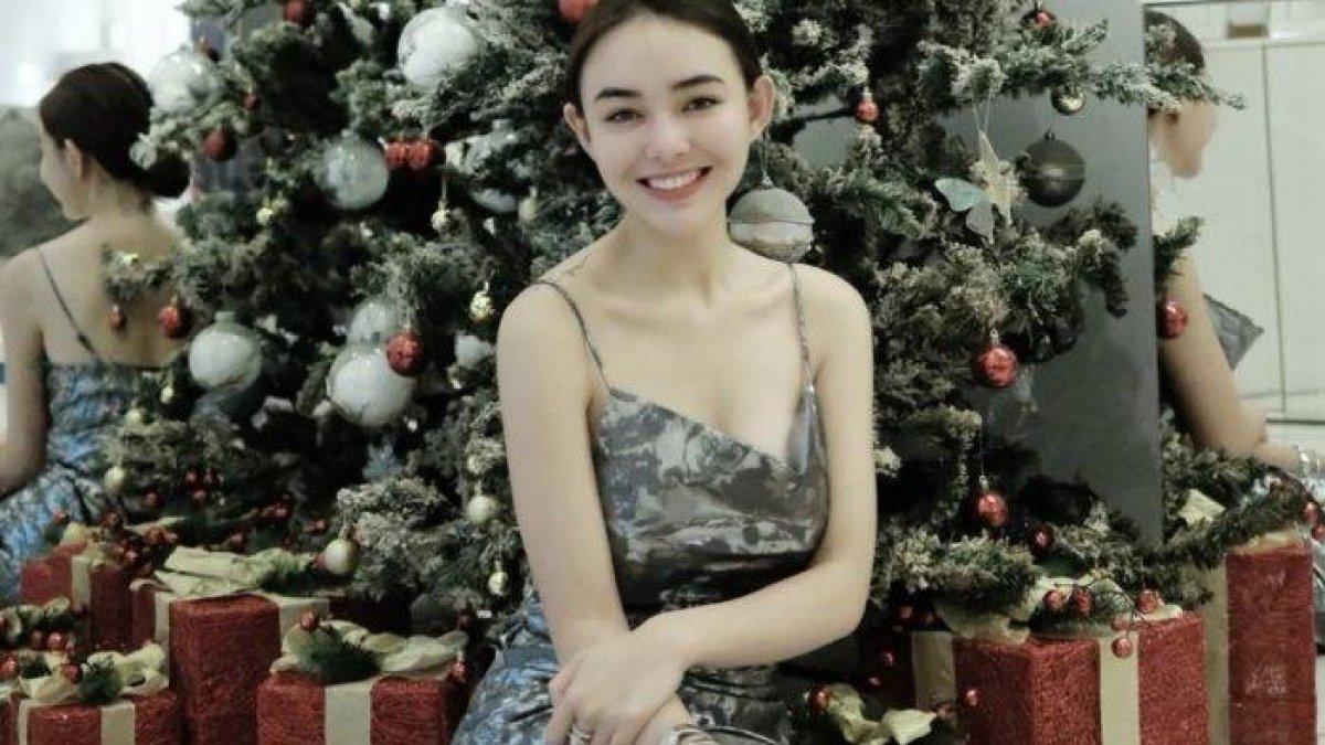 Amanda Manopo rayakan Natal bersama keluarga.