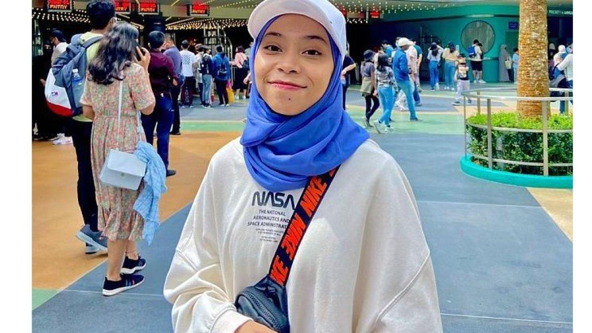Amira ingin mengumpulkan kekayaan dan mencoba dalam hal berbisnis