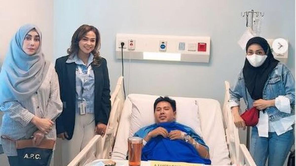SOPIR RAFFI AHMAD KECELAKAAN - Amy Qanita jenguk sopir Raffi Ahmad yang kecelakaan