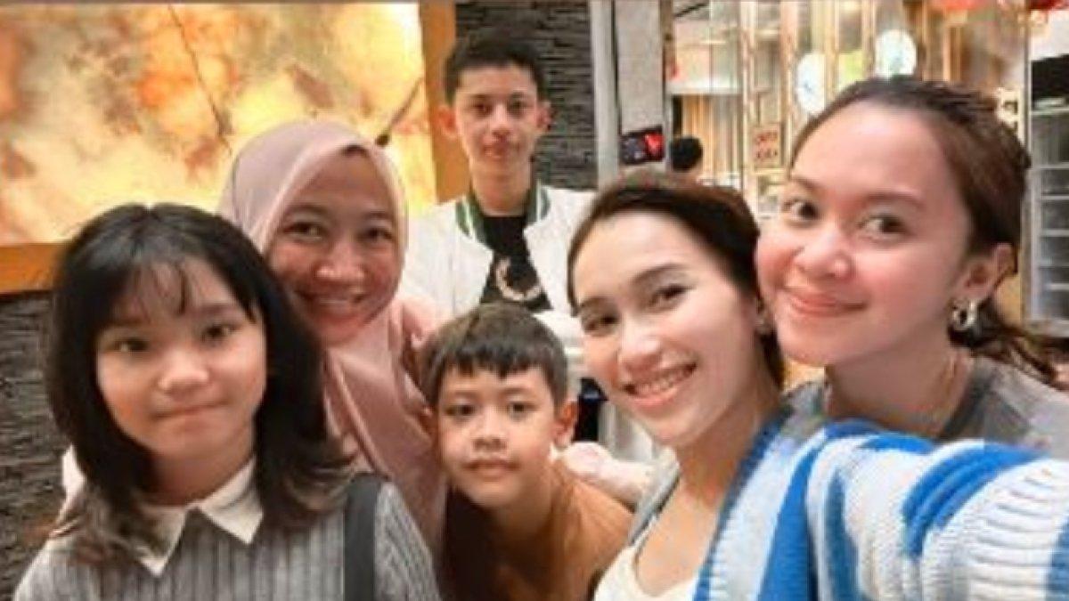 Anak Ayu Ting Ting, Bilqis, sumringah dengan calon keluarga barunya