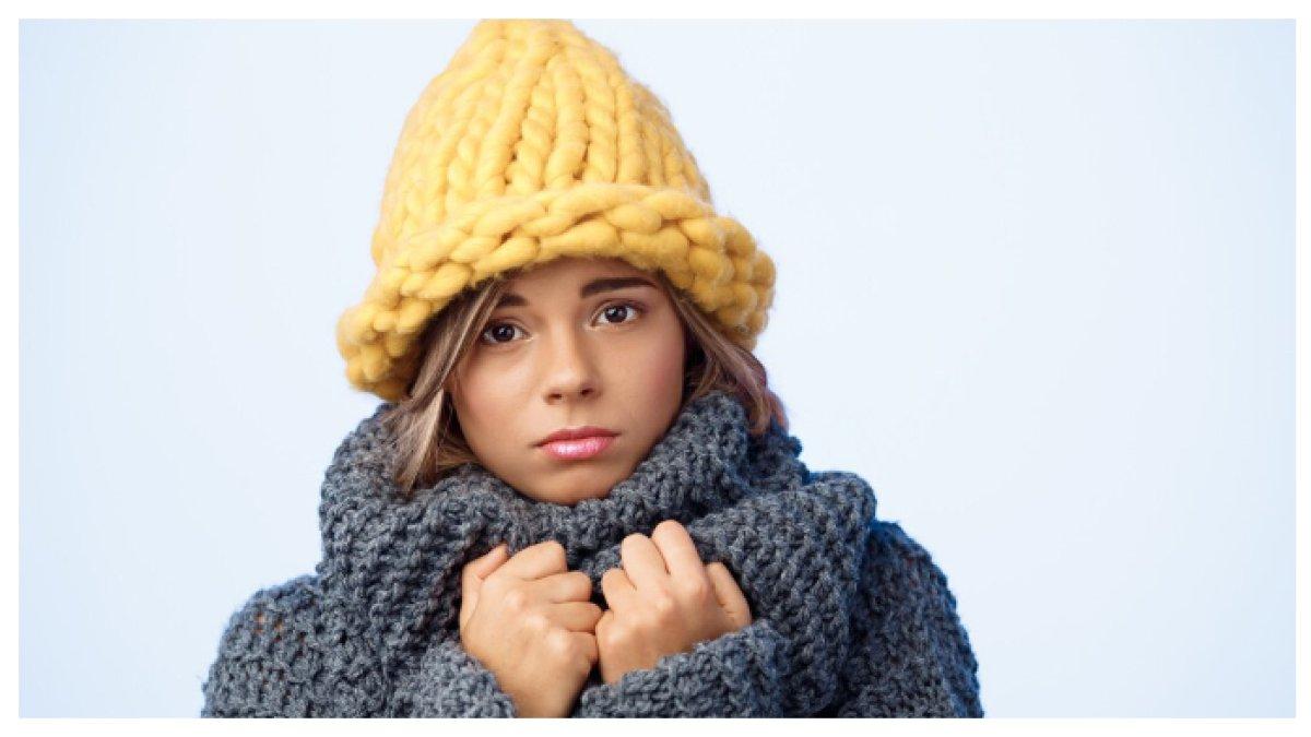 ANAK KEDINGINAN - Perasaan kedinginan bisa disebabkan oleh masalah kesehatan seperti ketidakseimbangan hormon, sirkulasi darah buruk, atau kekurangan vitamin. Konsultasikan ke dokter jika berlanjut.