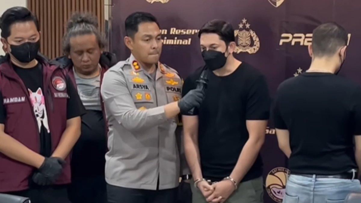 Andrew Andika menyampaikan permohonan maaf
