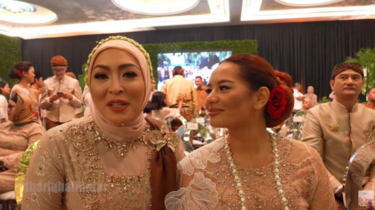 Angelina Sondakh juga bahagia melihat Thariq dan Aaliyah.