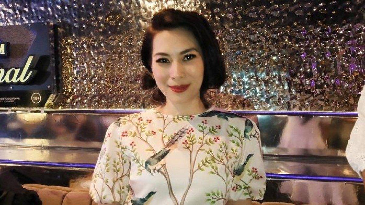 Anya Dwnov presenter foto