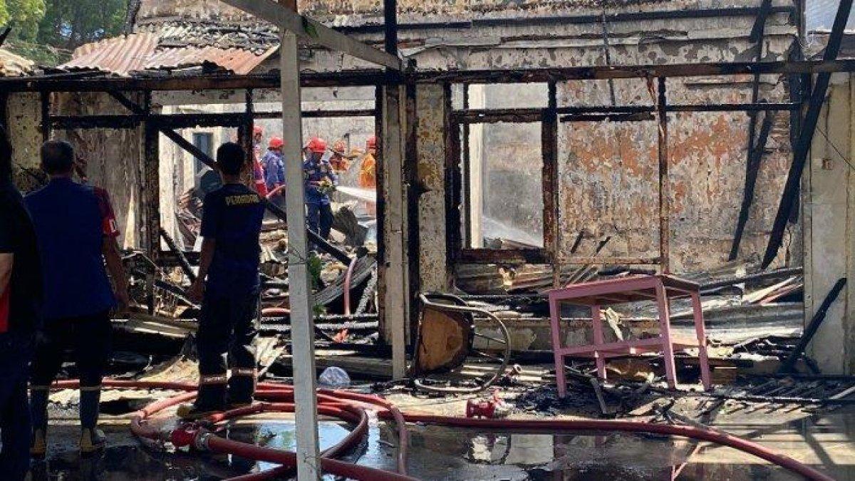 Api menghanguskan 1 unit bangunan