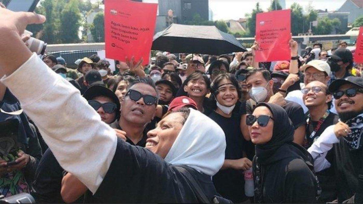 Arie Kriting ikut demo tolak revisi UU Pilkada