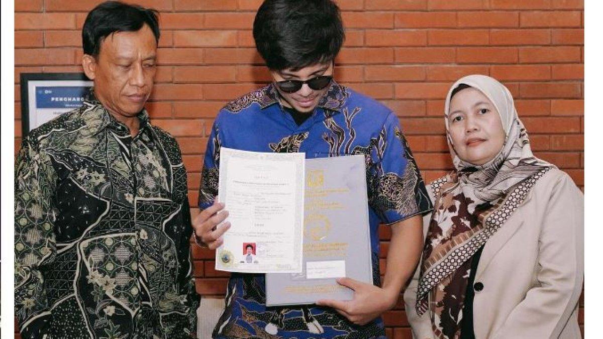 Atta Halilintar sempat putus sekolah karena kondisi ekonomi.