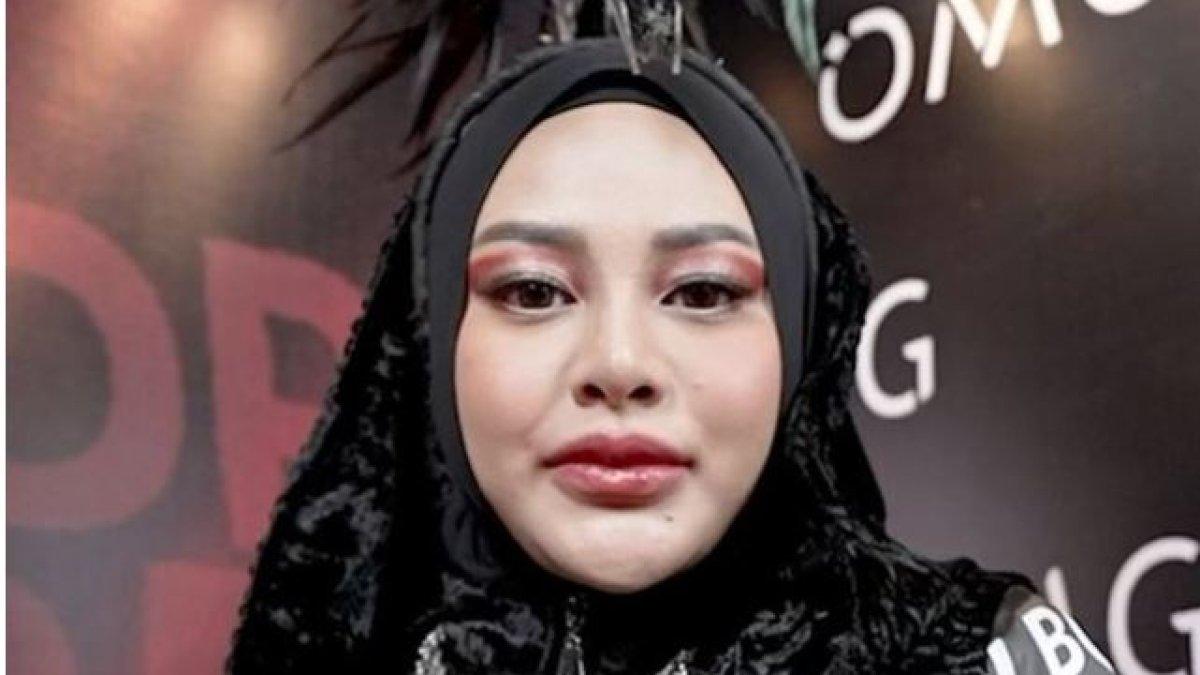 Aurel Hermansyah ikut tampil di Fashion Show Artwear Carnival